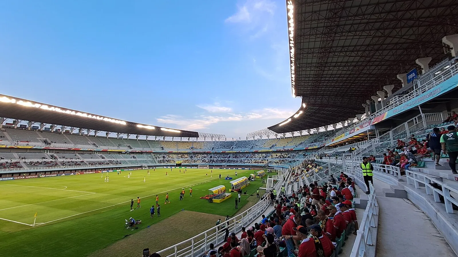 Stadion Gelora Bung Tomo di Surabaya